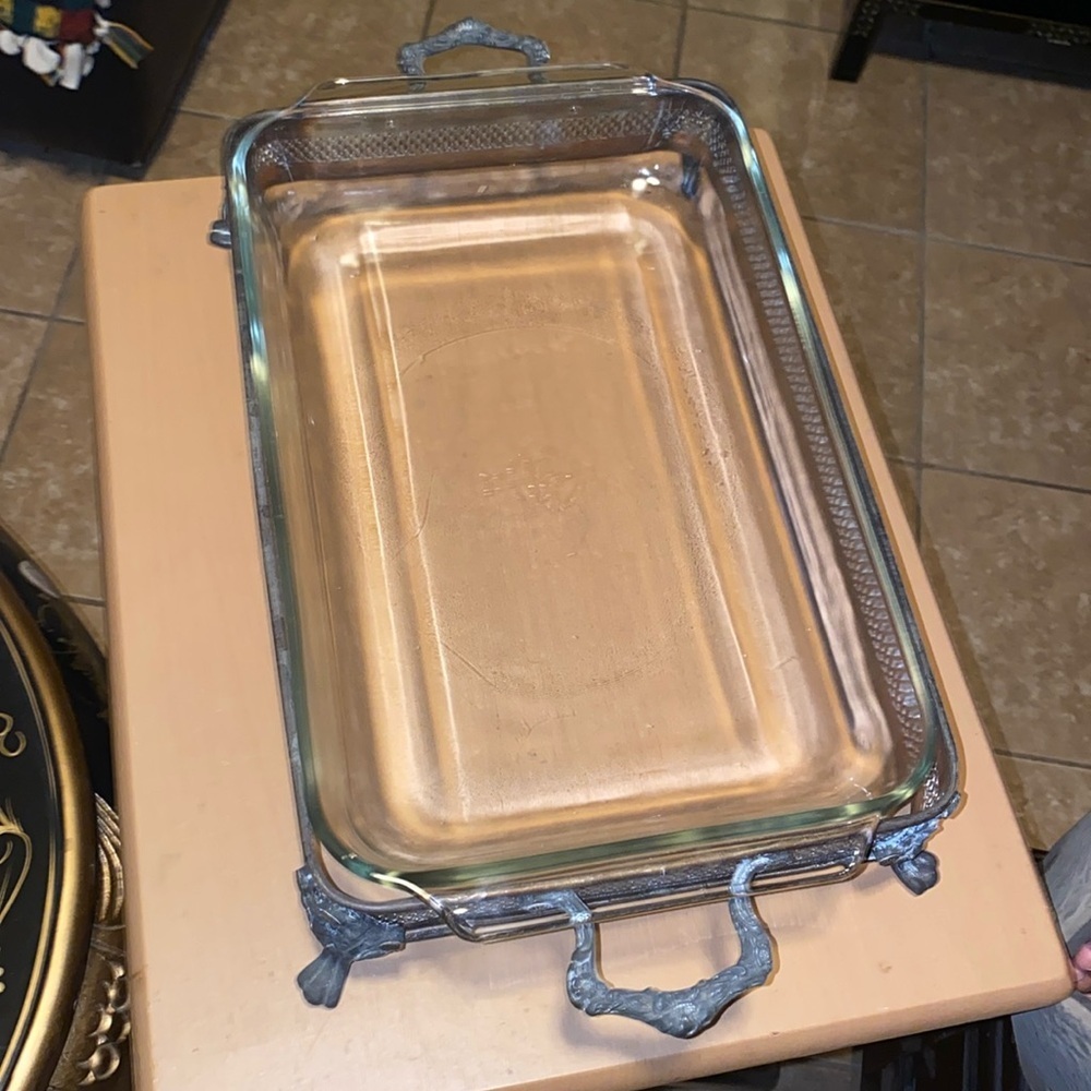 BX47 VINTAGE ANCHOR HOCKING 3 QT SILVER PLATE SERVER WITH GLASS CASSEROLE DISH